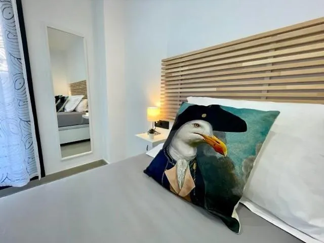 Gatu Premium Alma Marinera, Preferente Mayores De 25 Anos Y Familias Cadiz Spain